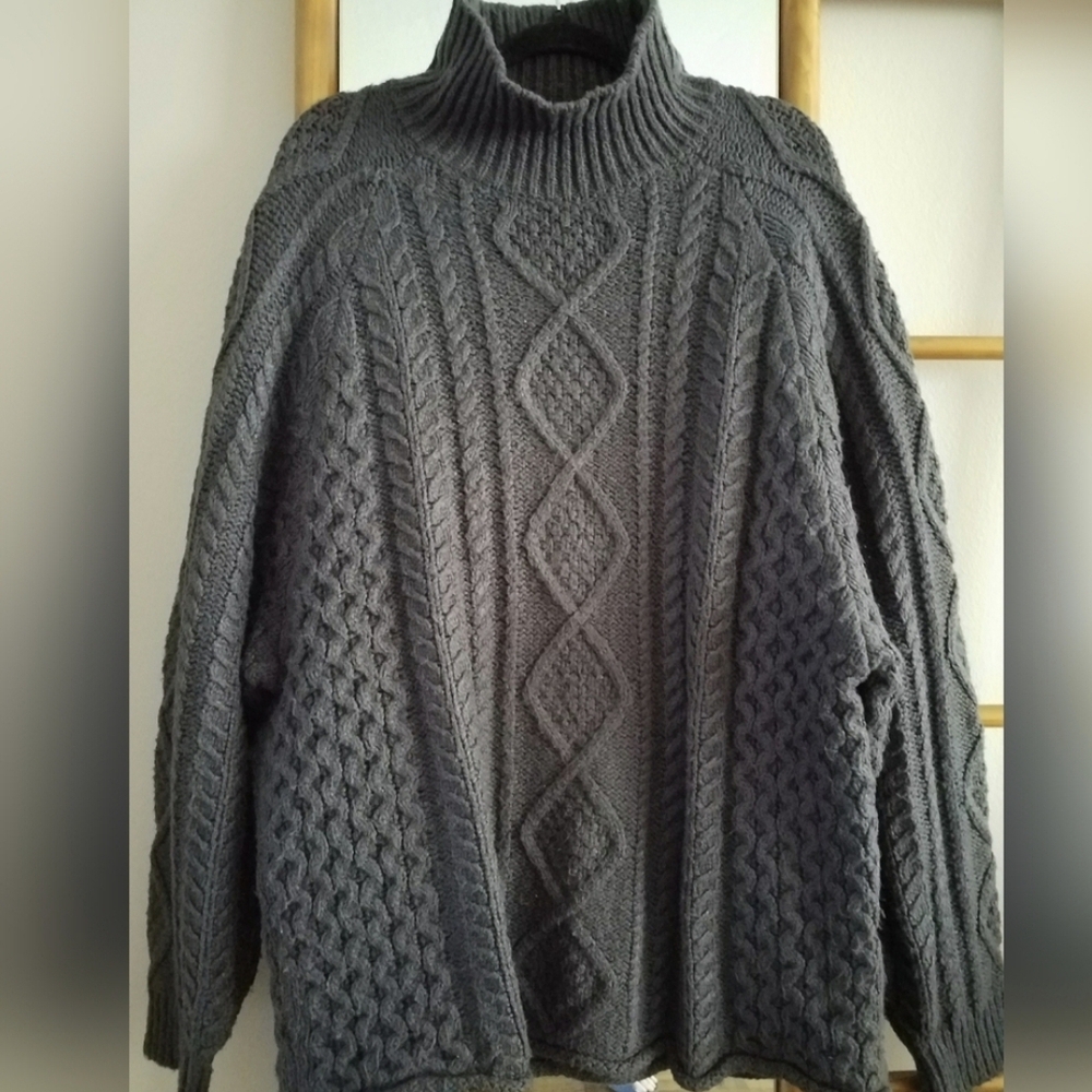 Men's Gray Cable Knit Sweater